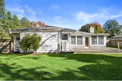1916  Chapman Dr, Waukesha, WI 53189 - Photo 5