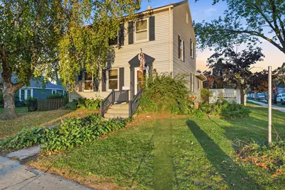 2421  9th Ave, South Milwaukee, WI 53172 - Photo 3