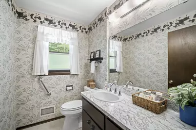 8441 S 20th St, Oak Creek, WI 53154 - Photo 11