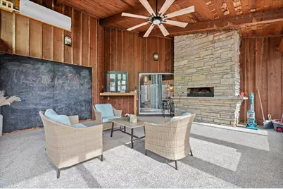 9505 N Pheasant Ln, River Hills, WI 53217 - Photo 13