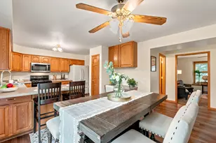 7856 S Victory Creek Ct, Franklin, WI 53132 - Photo 5