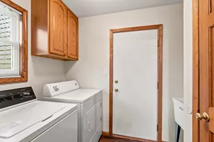 7856 S Victory Creek Ct, Franklin, WI 53132 - Photo 11