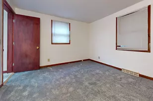 11255 W Mayers Dr, Franklin, WI 53132 - Photo 11