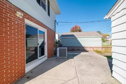 5252 N Bay Ridge Ave, Whitefish Bay, WI 53217 - Photo 25