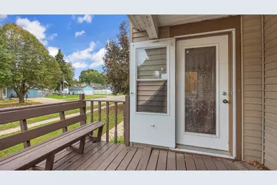 534  Vermont St, Fond du Lac, WI 54937 - Photo 3