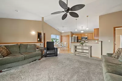 21727  Outcropping Ct #E, Lannon, WI 53046 - Photo 11