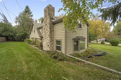 4307 W Grace Ave, Mequon, WI 53092 - Photo 25