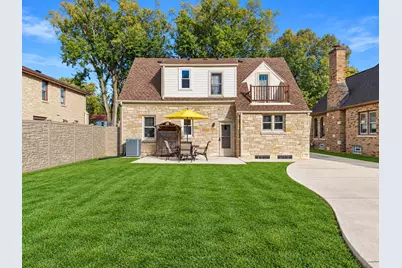 2545 N 83rd St, Wauwatosa, WI 53213 - Photo 3