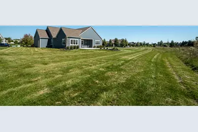 8211 W Highlander Dr, Mequon, WI 53097 - Photo 53