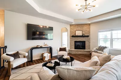 8211 W Highlander Dr, Mequon, WI 53097 - Photo 3