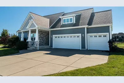 8211 W Highlander Dr, Mequon, WI 53097 - Photo 55