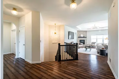 8211 W Highlander Dr, Mequon, WI 53097 - Photo 19