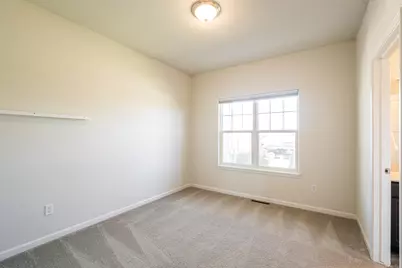 8211 W Highlander Dr, Mequon, WI 53097 - Photo 29