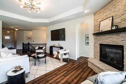 8211 W Highlander Dr, Mequon, WI 53097 - Photo 5