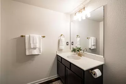 8211 W Highlander Dr, Mequon, WI 53097 - Photo 45