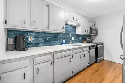N114W17011  Armada Dr, Germantown, WI 53022 - Photo 9