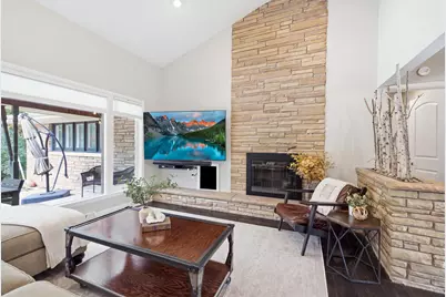 1231 N 121st St, Wauwatosa, WI 53226 - Photo 5