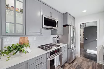 1231 N 121st St, Wauwatosa, WI 53226 - Photo 9