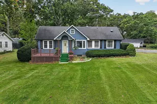 7990 W Lakeshore Dr, Burlington, WI 53105 - Photo 1