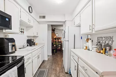 3609 N Tucker Pl #202, Milwaukee, WI 53222 - Photo 7