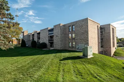 3609 N Tucker Pl #202, Milwaukee, WI 53222 - Photo 17