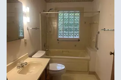 3317 S 57th St, Milwaukee, WI 53219 - Photo 15