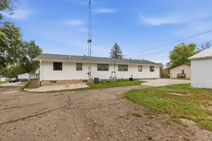 420 Hamilton Pl, Horicon, WI 53032 - Photo 5