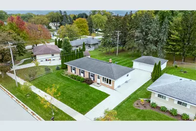 215 W Beutel Rd, Port Washington, WI 53074 - Photo 1