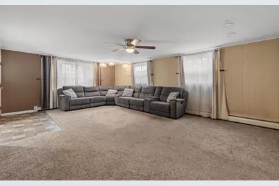213  Kettle Moraine Dr, Slinger, WI 53086 - Photo 9