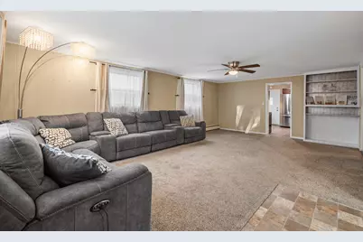 213  Kettle Moraine Dr, Slinger, WI 53086 - Photo 11
