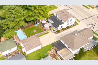 213  Kettle Moraine Dr, Slinger, WI 53086 - Photo 1