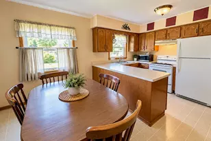 1045 Sundown Ct, Mukwonago, WI 53149 - Photo 3