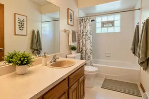 1045 Sundown Ct, Mukwonago, WI 53149 - Photo 11
