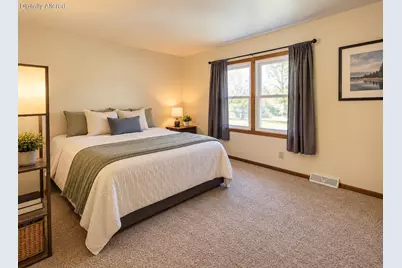 1045  Sundown Ct #1047, Mukwonago, WI 53149 - Photo 5