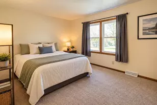 1045 Sundown Ct, Mukwonago, WI 53149 - Photo 5