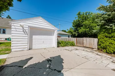 2320 N 68th St, Wauwatosa, WI 53213 - Photo 31