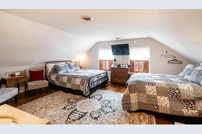 W62N539  Washington Ave, Cedarburg, WI 53012 - Photo 21