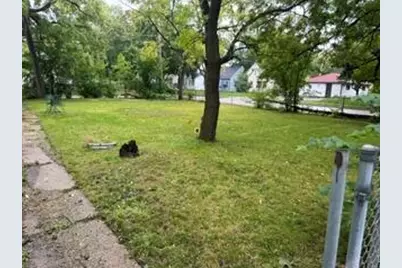 2225 W Hampton Ave, Milwaukee, WI 53209 - Photo 9