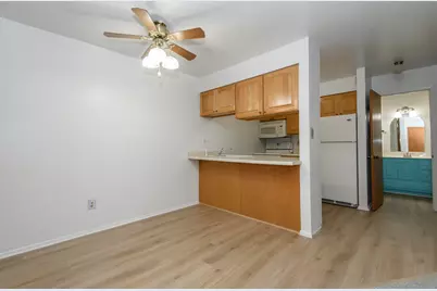 3925 S 84th St #4, Greenfield, WI 53228 - Photo 7