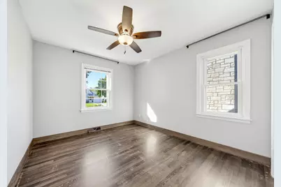 4570 S Lenox St, Milwaukee, WI 53207 - Photo 11