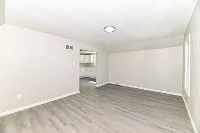 3754 S Rutland Ave, Saint Francis, WI 53235 - Photo 33