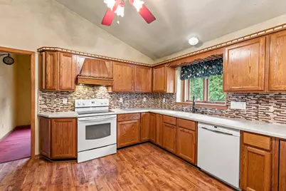 4550 S 119th St, Greenfield, WI 53228 - Photo 5