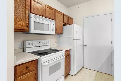 3903  Heather Valley Rd #204, Sheboygan, WI 53083 - Photo 11