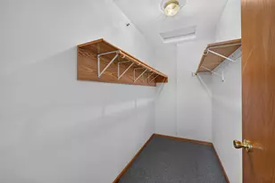 9410 W Loomis Rd, Franklin, WI 53132 - Photo 13