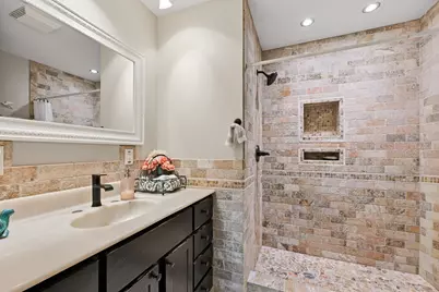 795 W Monrovia Ave, Glendale, WI 53217 - Photo 15