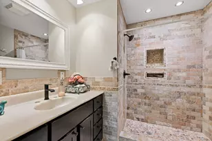 795 W Monrovia Ave, Glendale, WI 53217 - Photo 15