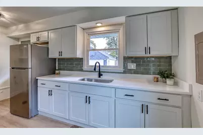 1112 S 121st St, West Allis, WI 53214 - Photo 3