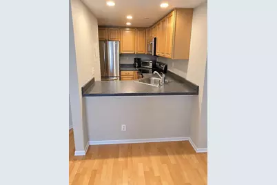 270 E Highland Ave #442, Milwaukee, WI 53202 - Photo 5