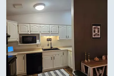 2134  Marie Ct #4, West Bend, WI 53095 - Photo 5