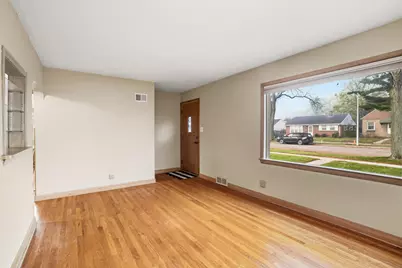 4000 S 56th St, Milwaukee, WI 53220 - Photo 5